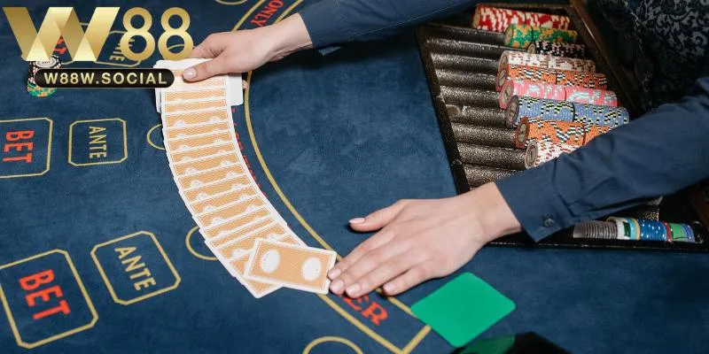 Luật Chơi Baccarat - Nguyên Tắc Cược Bài Đối Kháng Chi Tiết 4 3 cược trong lượt chơi Baccarat bạn nên biết